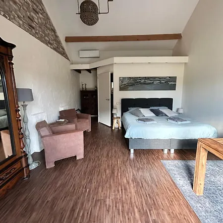 Hoeve Delshorst Bed & Breakfast Heibloem